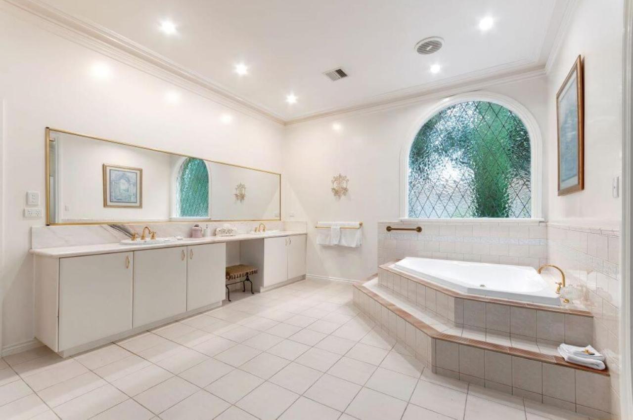 Montfort Manor Траралгон Екстериор снимка