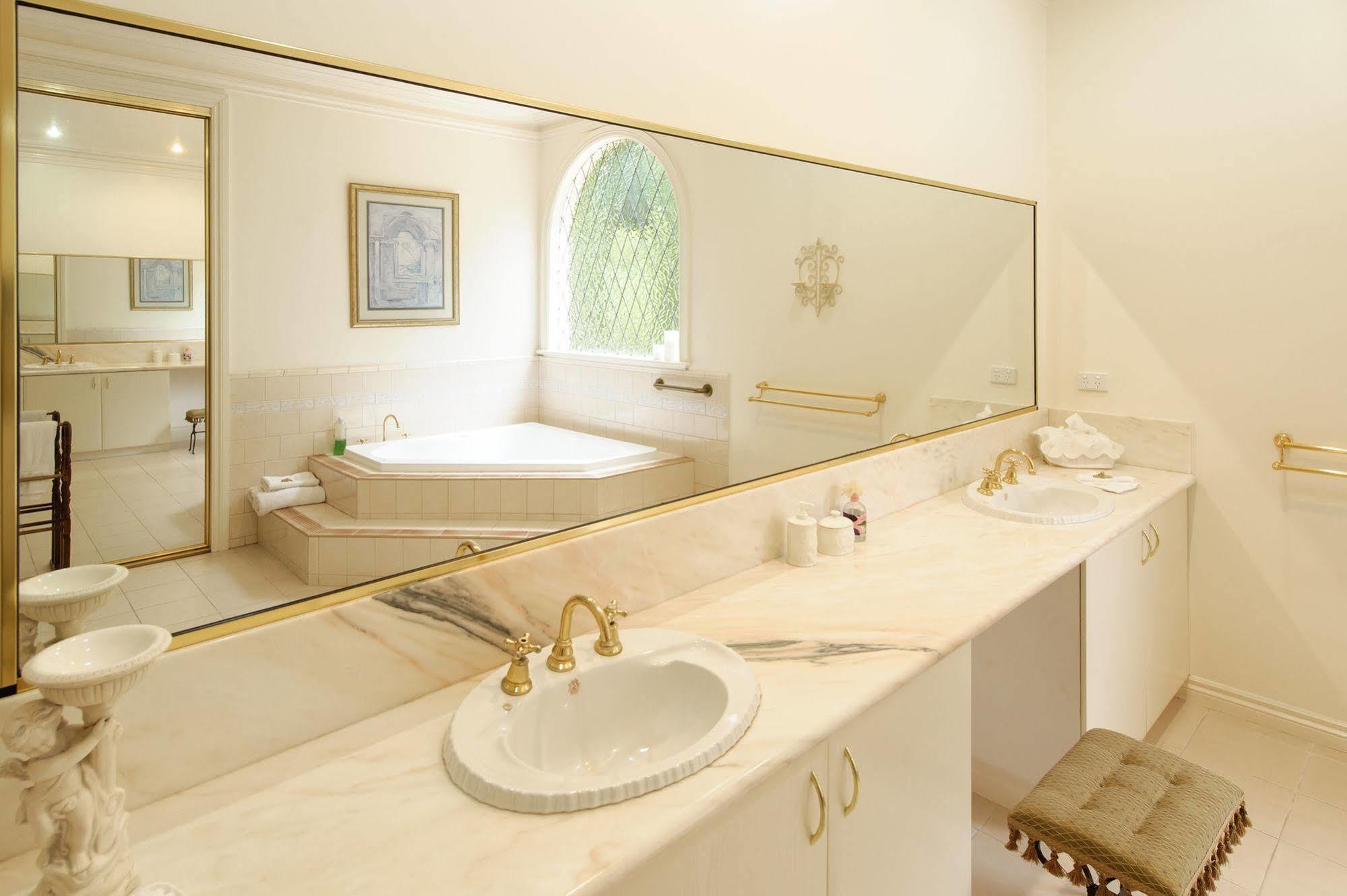 Montfort Manor Траралгон Екстериор снимка
